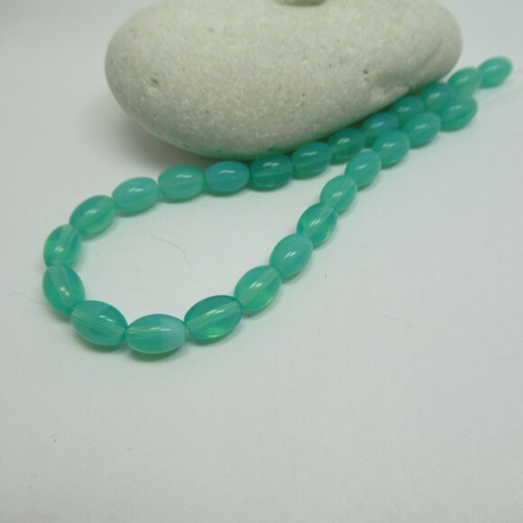 Uranium Glass Beads - Picture 7 of 7